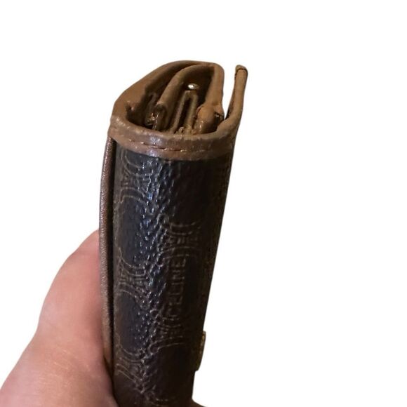 Celine Kisslock Wallet - Picture 14 of 14